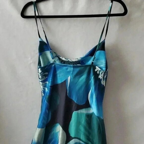 Floral slip dress with slit - Picture 4 of 6